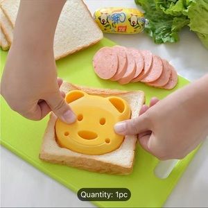 NWT Cartoon Bear Sandwich Cutter Mold